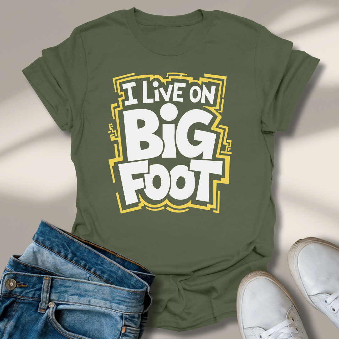 Ich Lebe Auf Großem Fuß T-Shirt