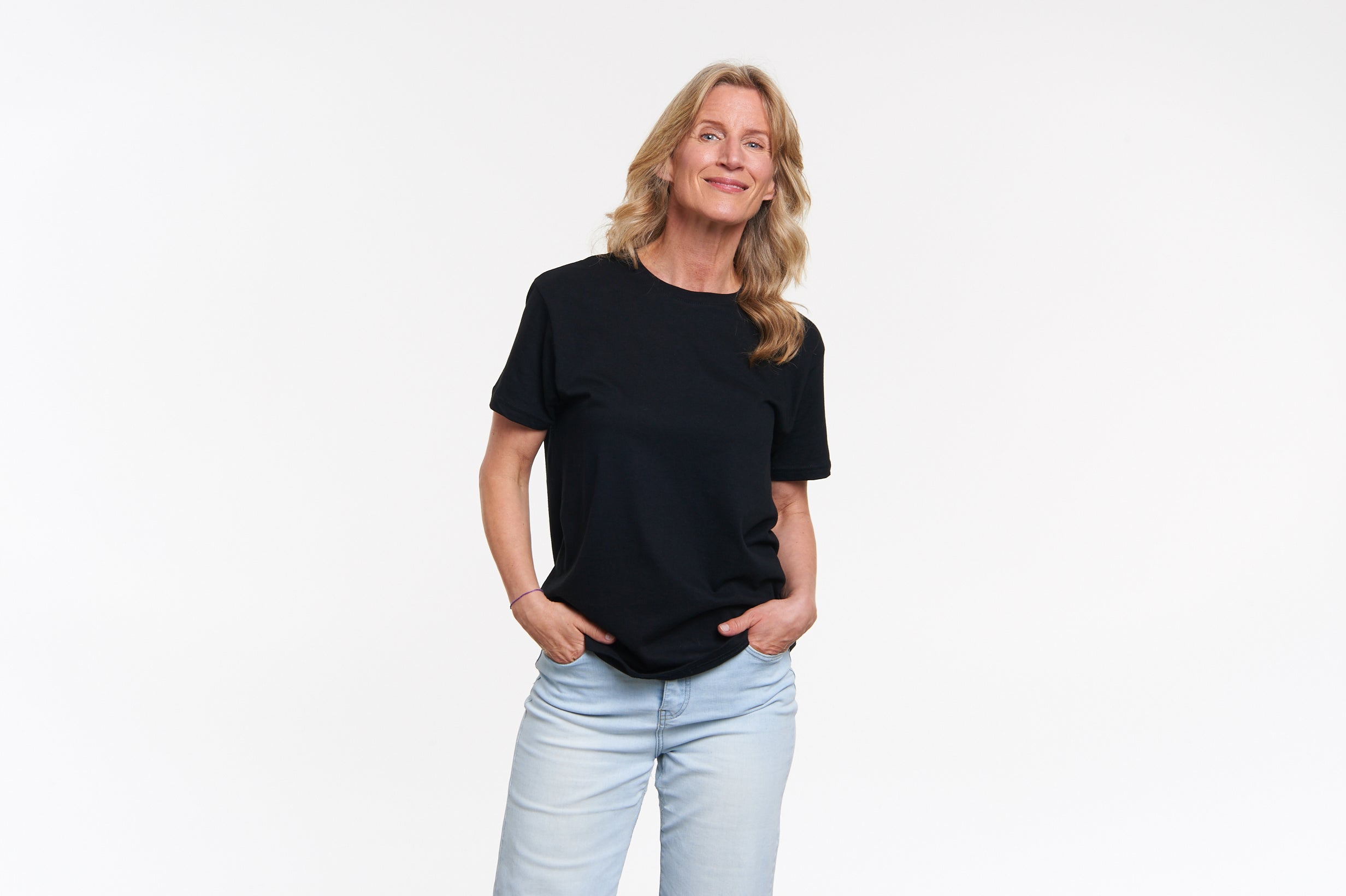 frau frontansicht schwarzes unisex shirt