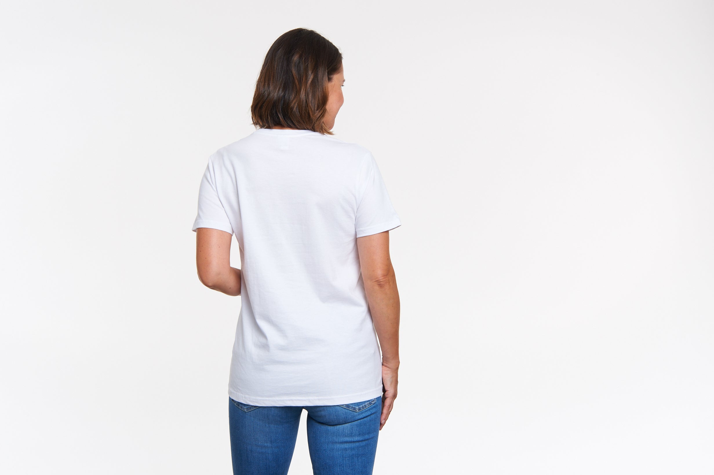 frau rückansicht weißes unisex shirt