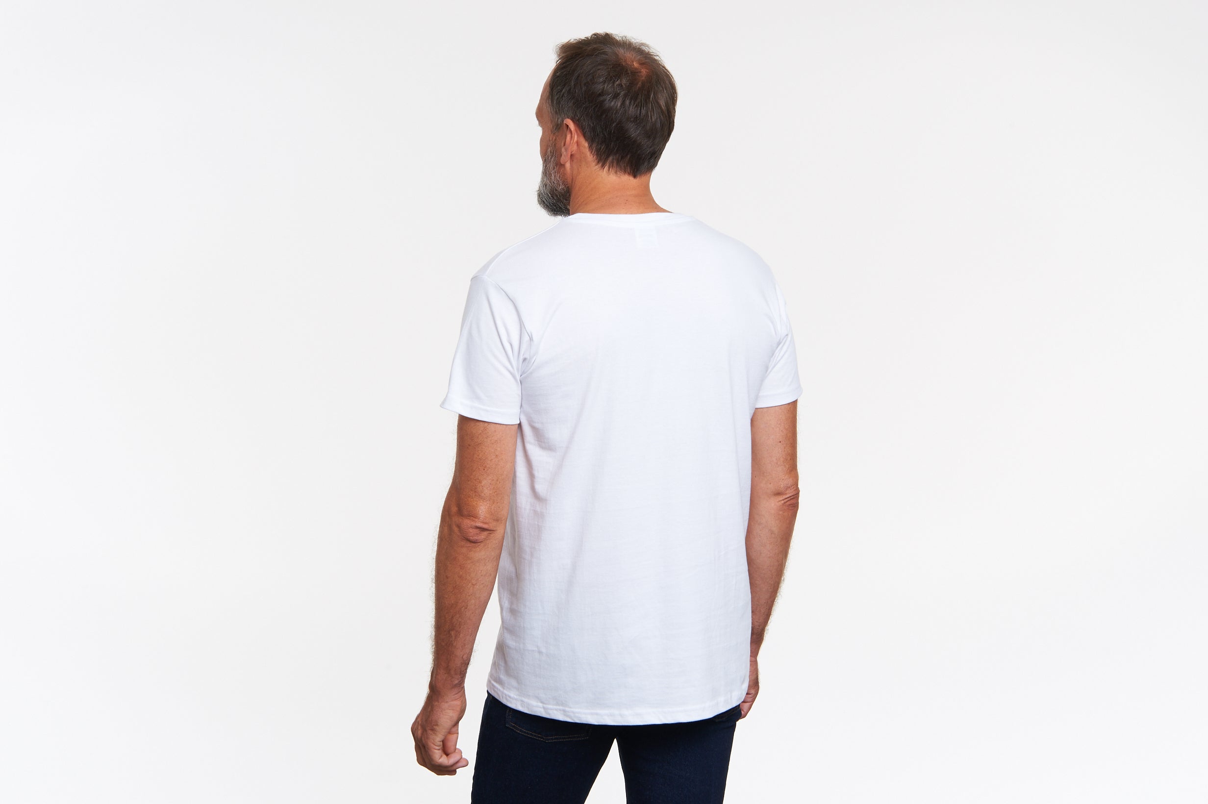 mann rückansicht weißes unisex shirt