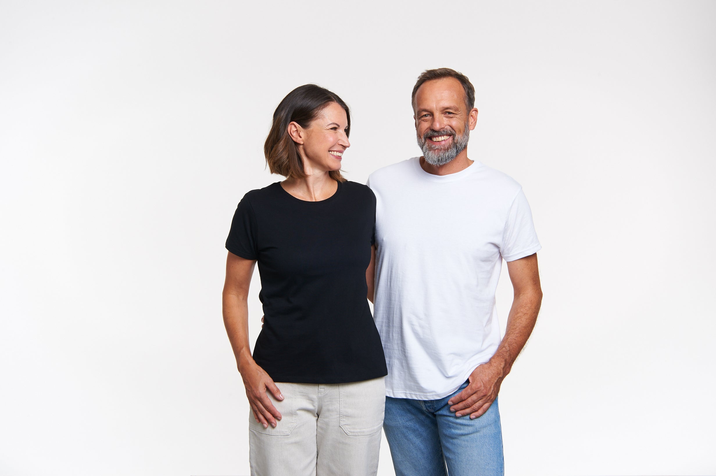 frau und mann frontansicht unisex shirts